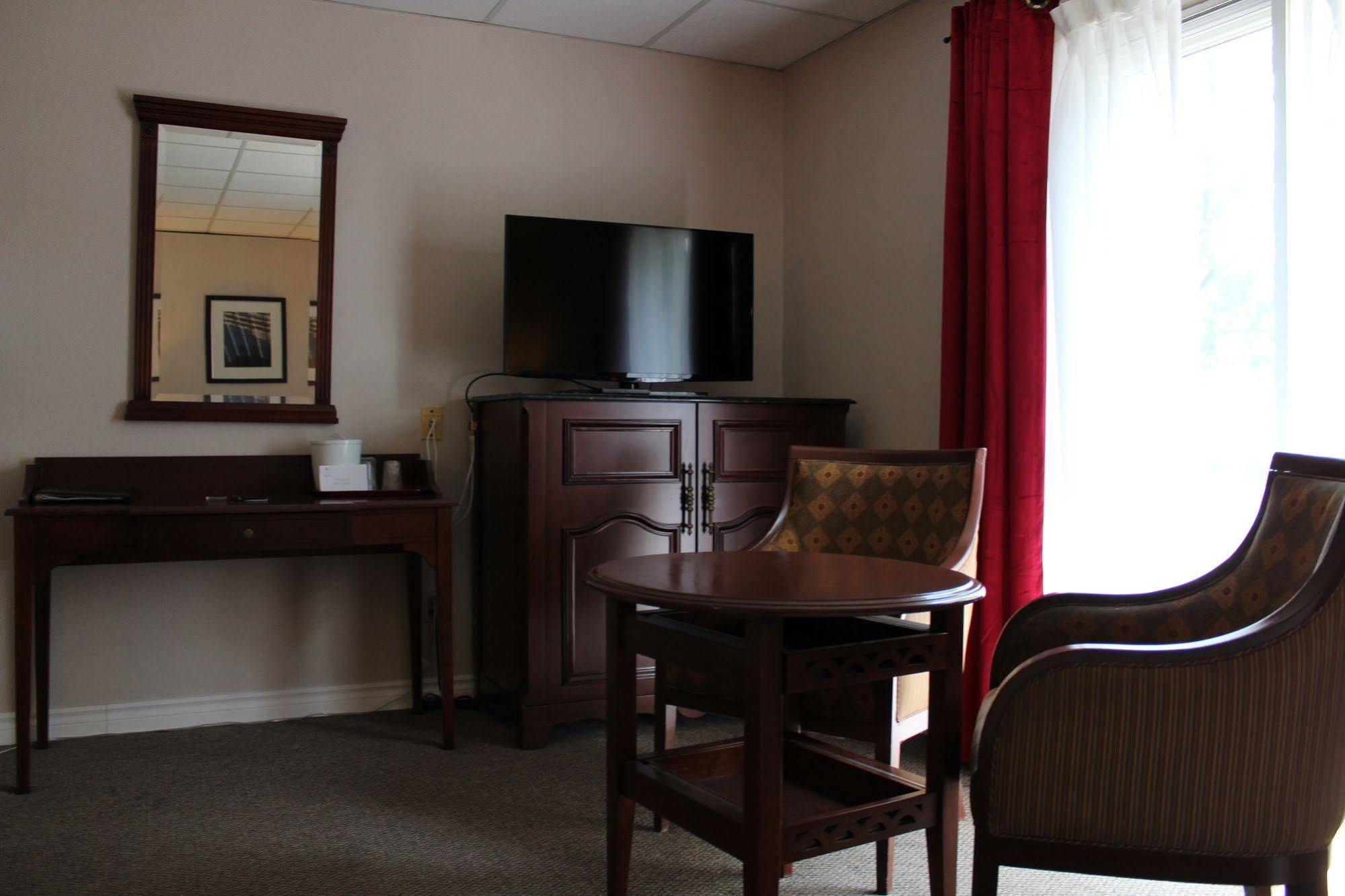 Motel Capri Et Suites Repentigny Exterior foto